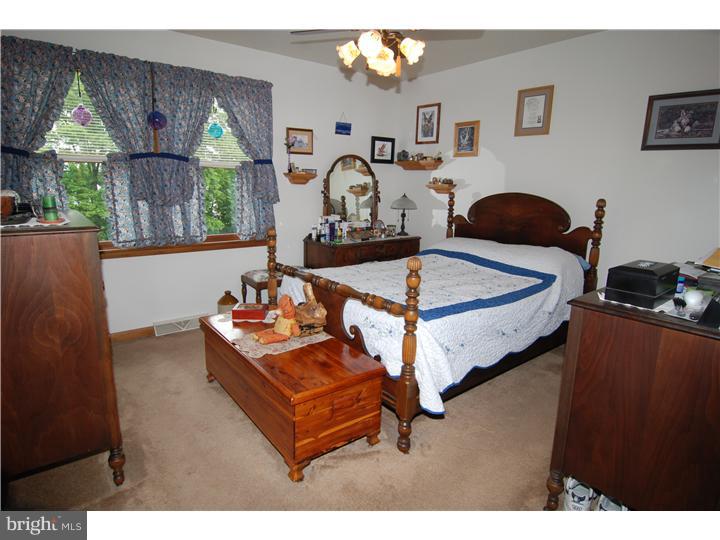 527 Calco Avenue Sinking Spring, PA 19608 - Photo 9 of 25 Bedroom - Main
