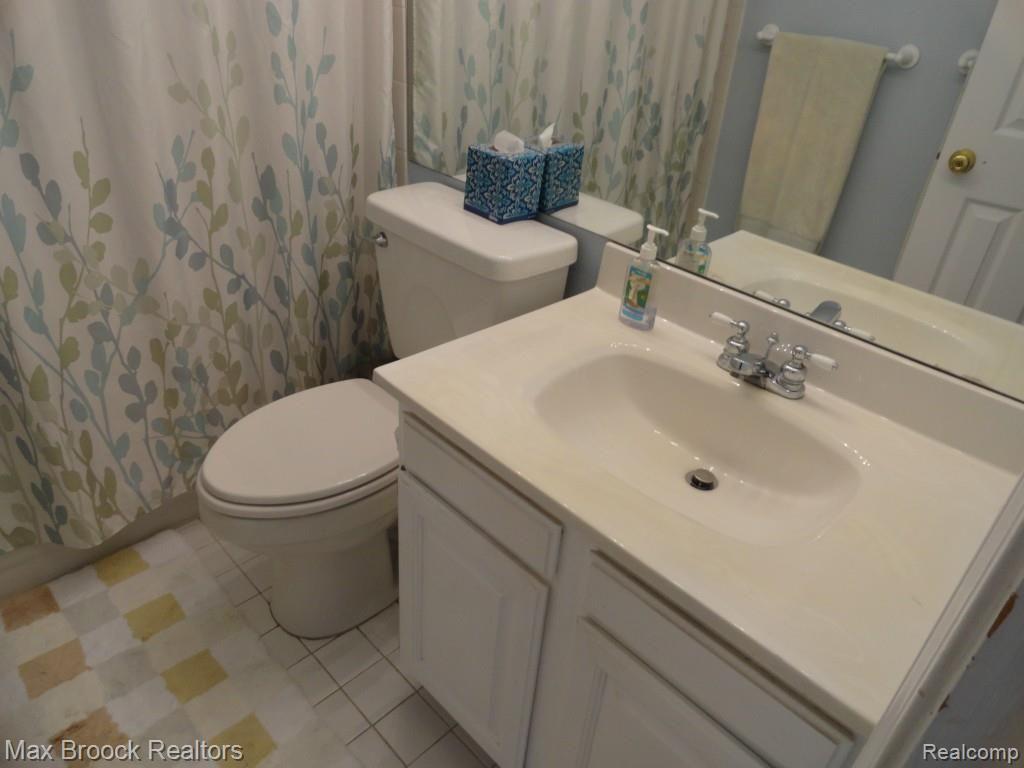 2071 North Fairview Lane Rochester Hills, MI 48306 - Photo 30 of 40