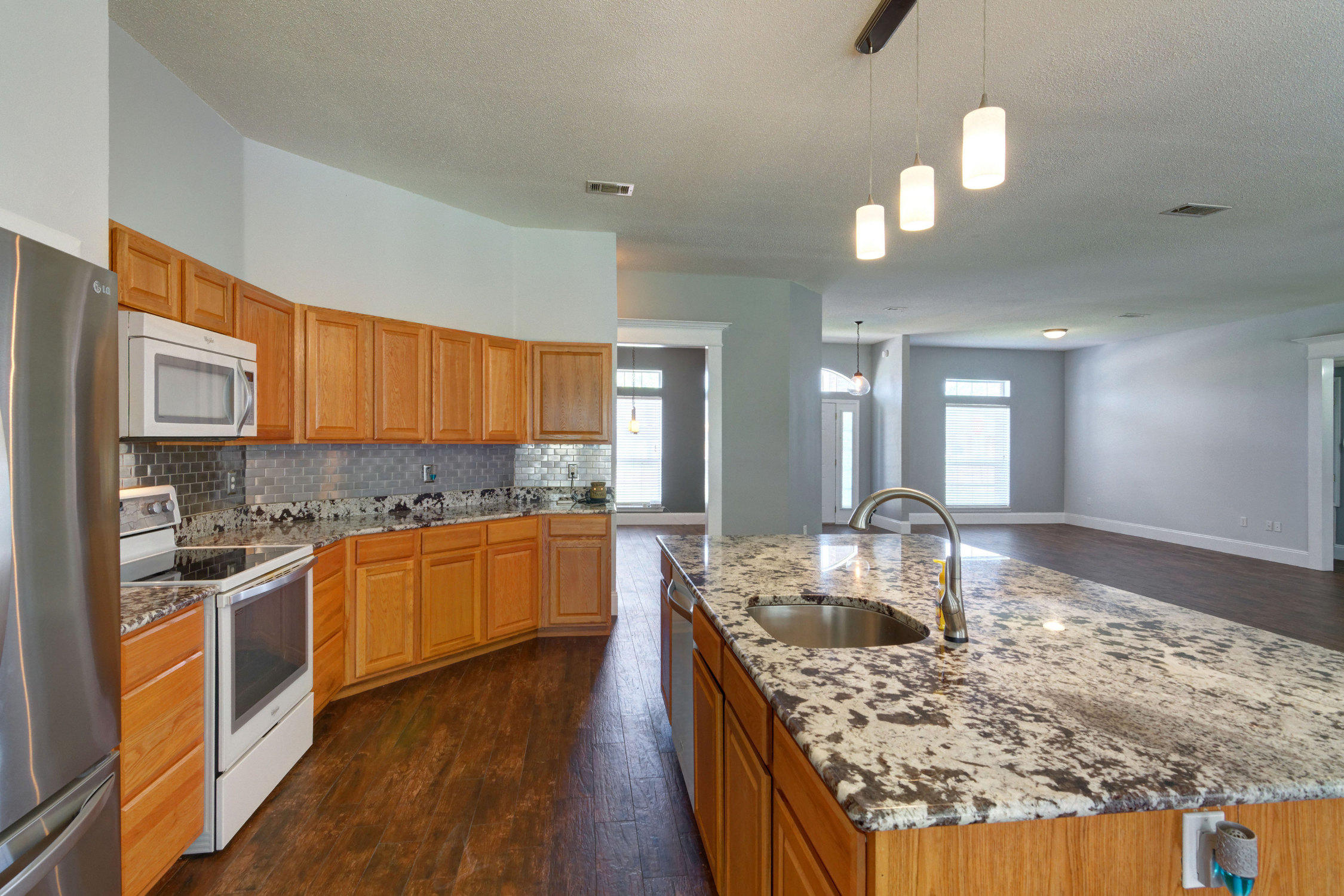 2216 Gozo Court Navarre, FL 32566 - Photo 11 of 30
