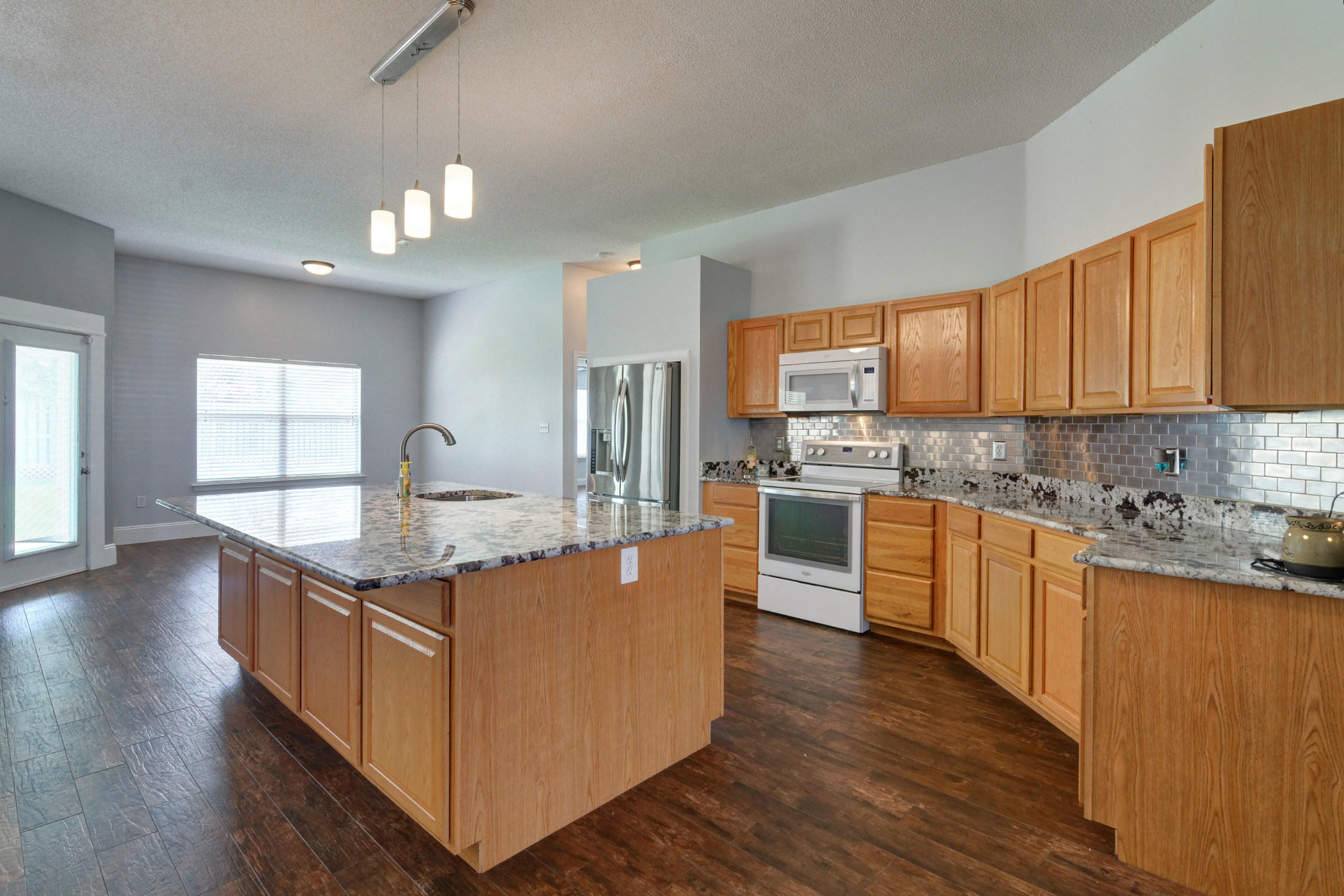 2216 Gozo Court Navarre, FL 32566 - Photo 9 of 30