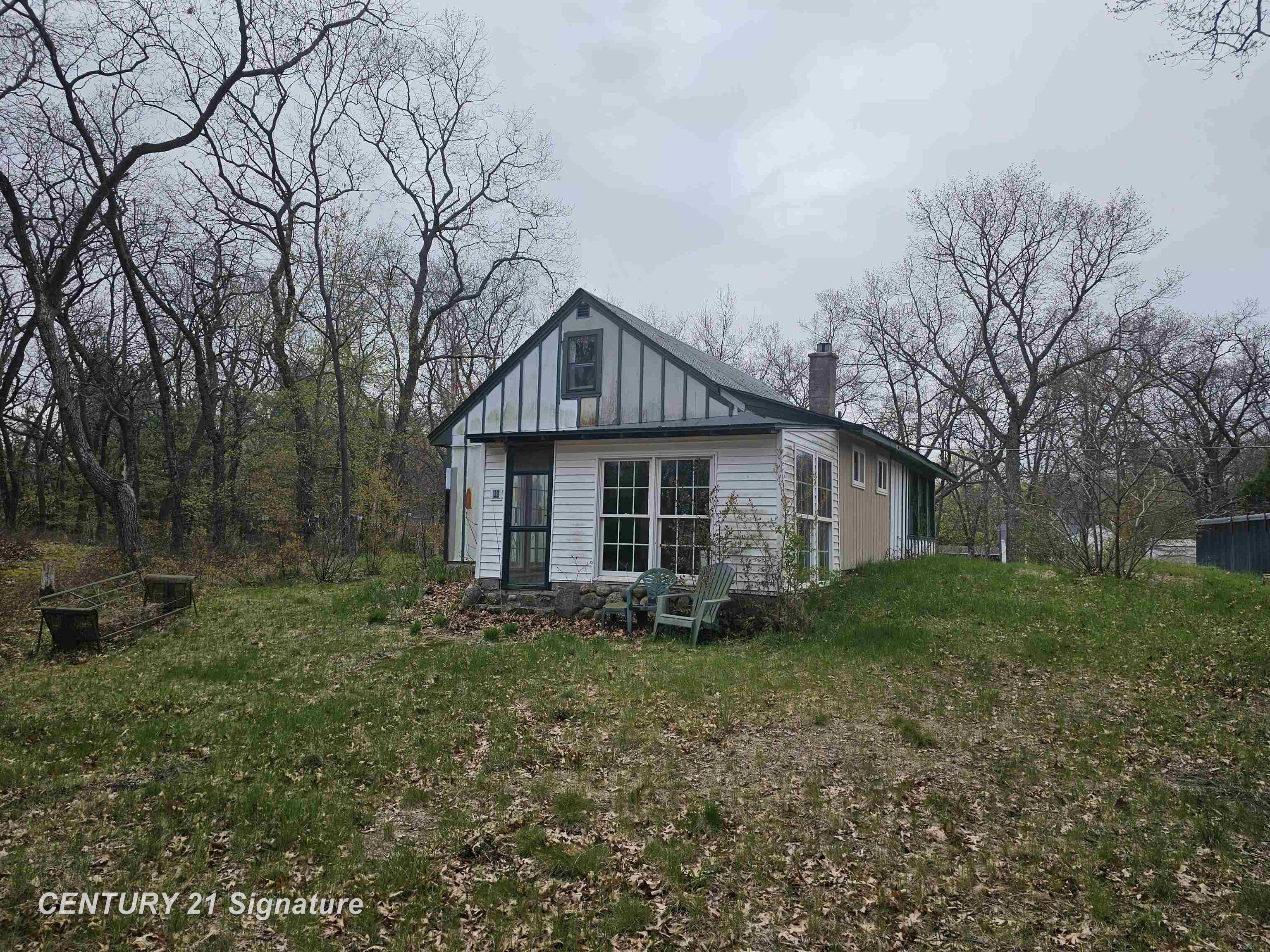 4562 Trail Road Caseville, MI 48725 - Photo 3 of 9 50173654-df779368-2d51-4f07-9c7b-317ffe08623d.JPG