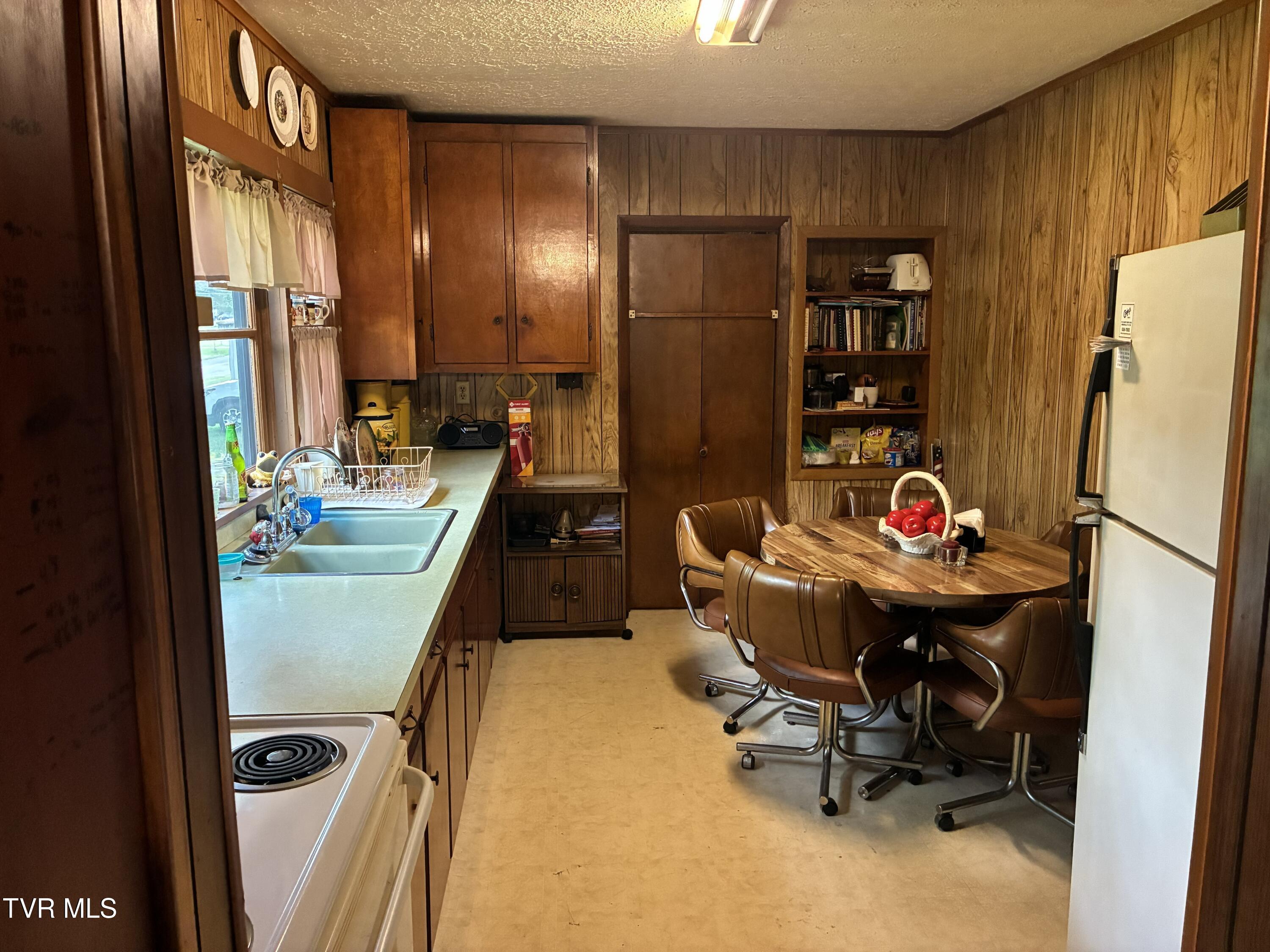 940 Middle Creek Road Afton, TN 37616 - Photo 36 of 80 interior kitchen 2