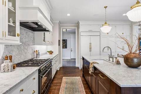 $3,395,000 | 5224 Oaklawn Avenue, Edina, MN 55424