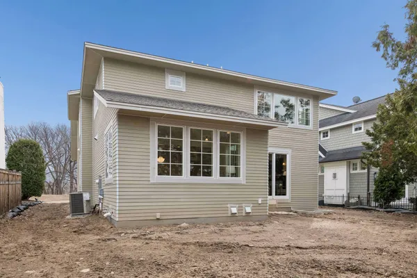 $3,395,000 | 5224 Oaklawn Avenue, Edina, MN 55424