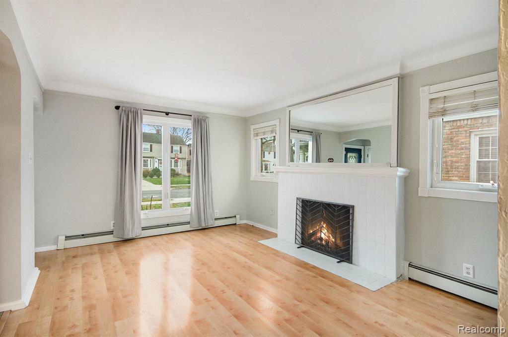 1536 Roslyn Road Grosse Pointe, MI 48236 - Photo 8 of 34
