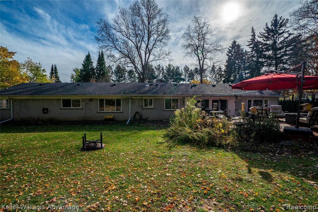 2360 West Square Lake Road Troy, MI 48098 - Photo 2 of 45