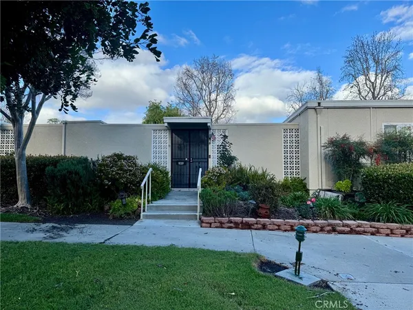 $3,250 | 589 Avenida Majorca, Unit C, Laguna Woods, CA 92637