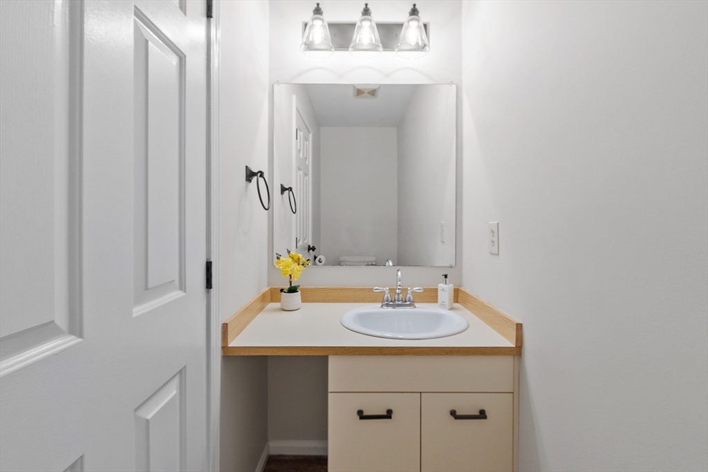 20 Knox Street, Unit 43 Lawrence, MA 01841 - Photo 14 of 30