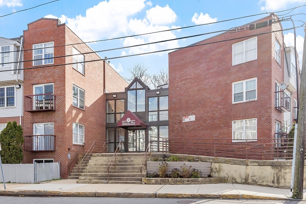 20 Knox Street, Unit 43 Lawrence, MA 01841 - Photo 2 of 30