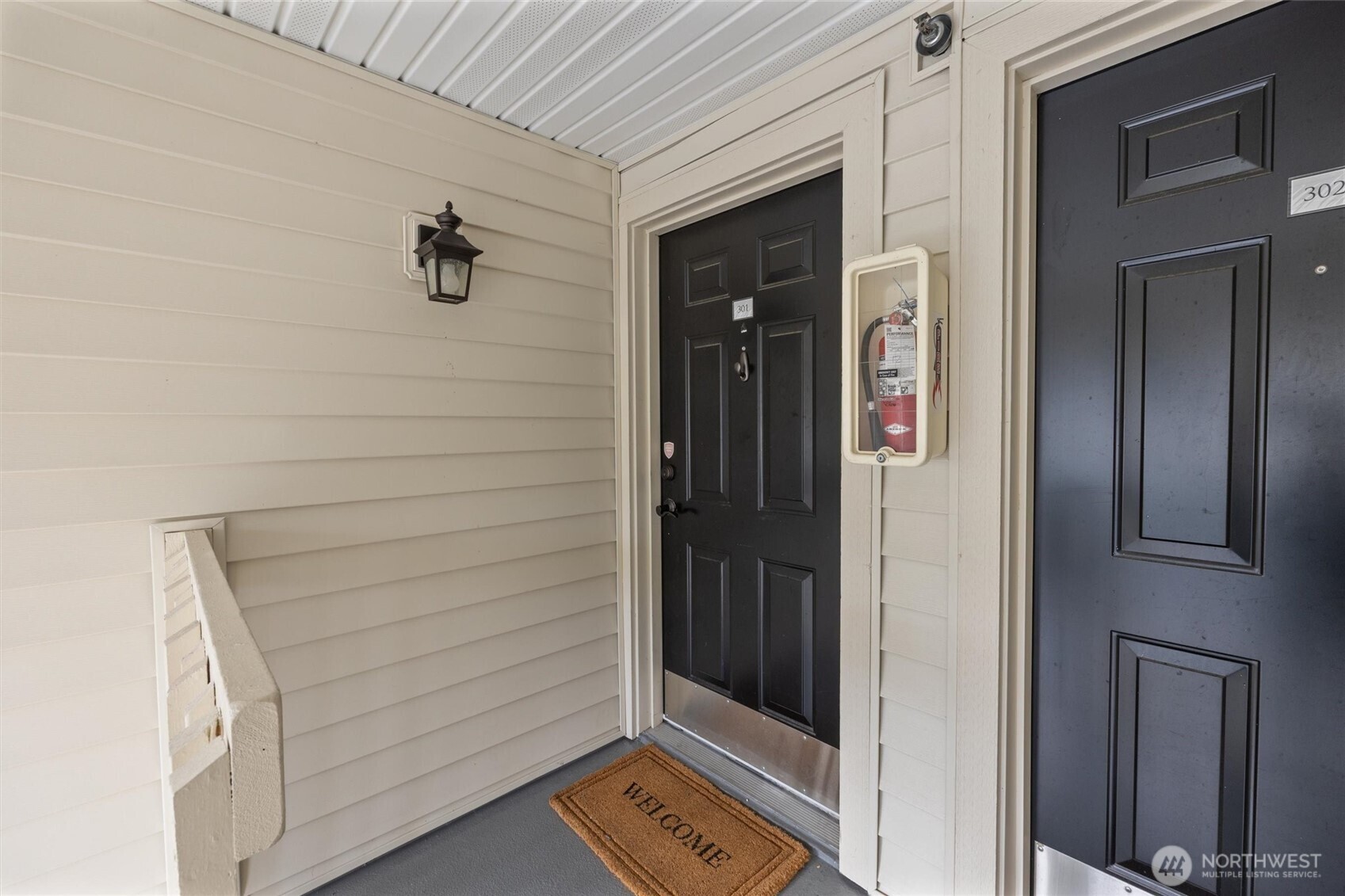 12404 East Gibson Road, Unit H301 Everett, WA 98204 - Photo 3 of 36 a view of walk in closet