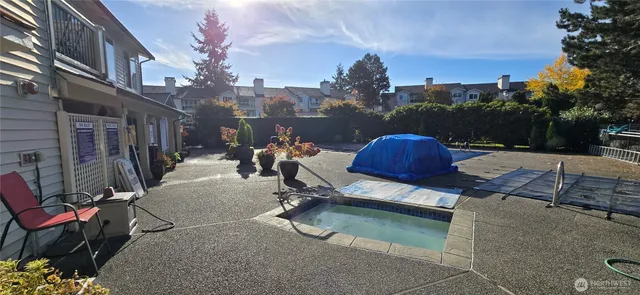 a picture of a bench