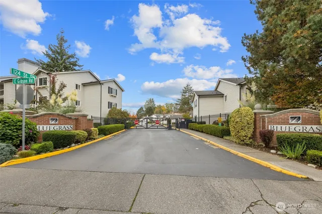 $425,000 | 12404 East Gibson Road, Unit H301, Everett, WA 98204