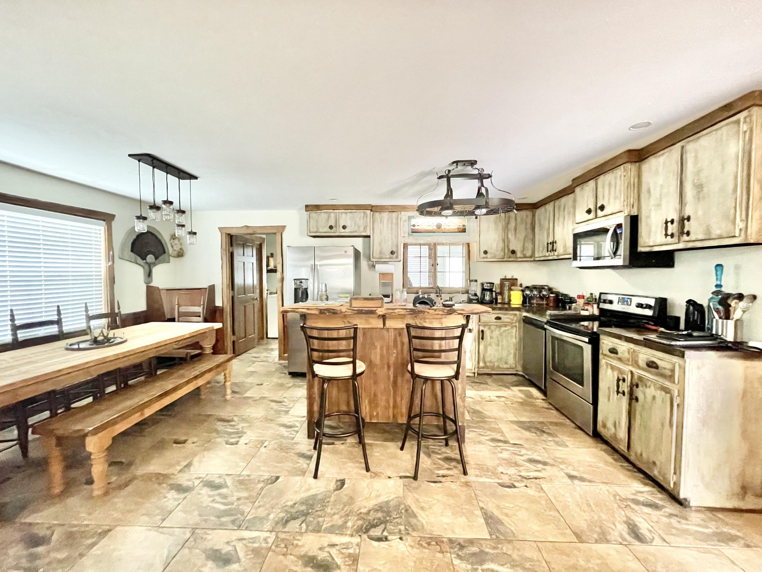 1085 Tucker School Road Cohutta, GA 30710 - Photo 17 of 41 Kitchen and dining area