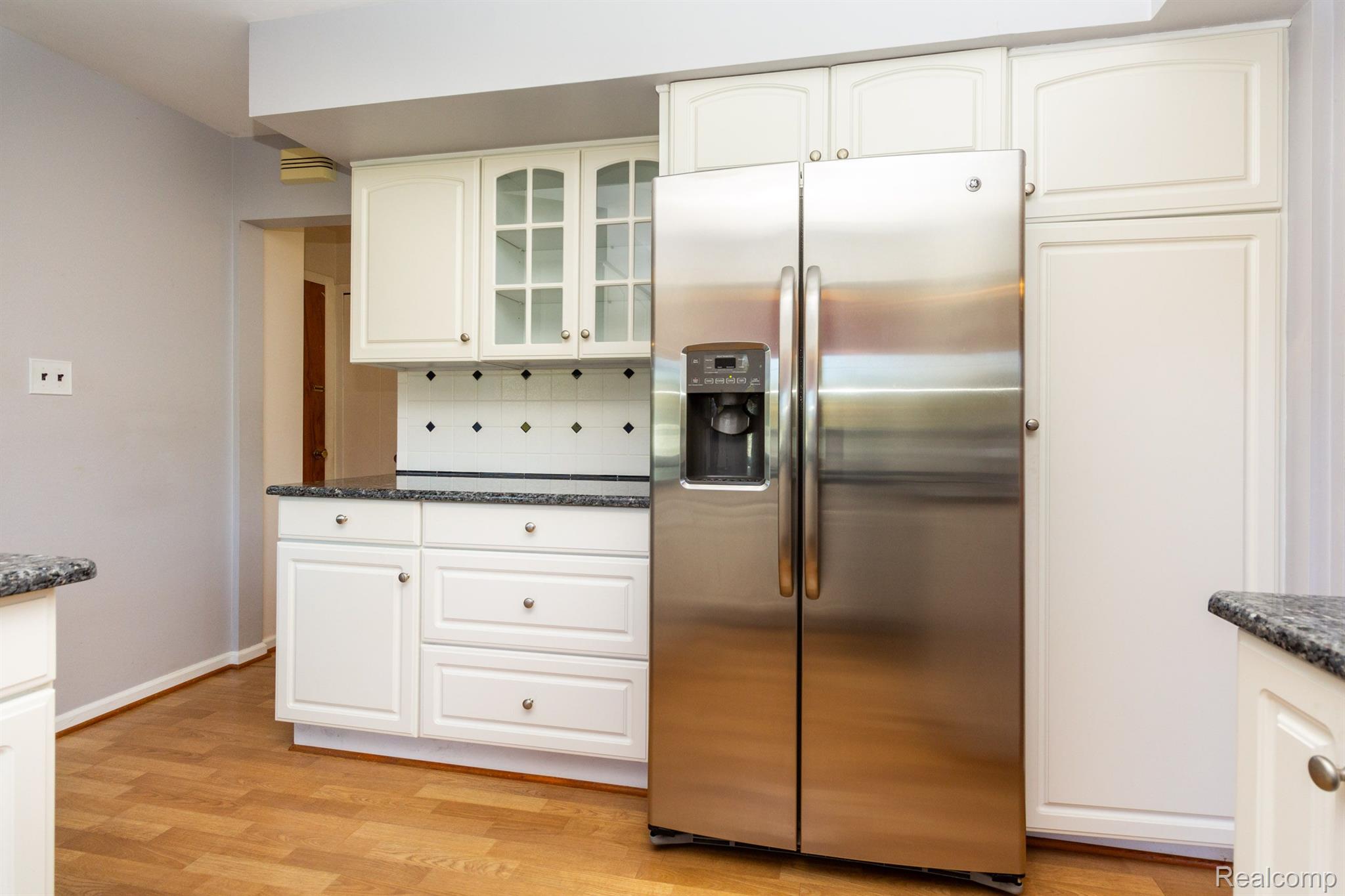 2170 West Wattles Road Troy, MI 48098 - Photo 17 of 46 Kitchen