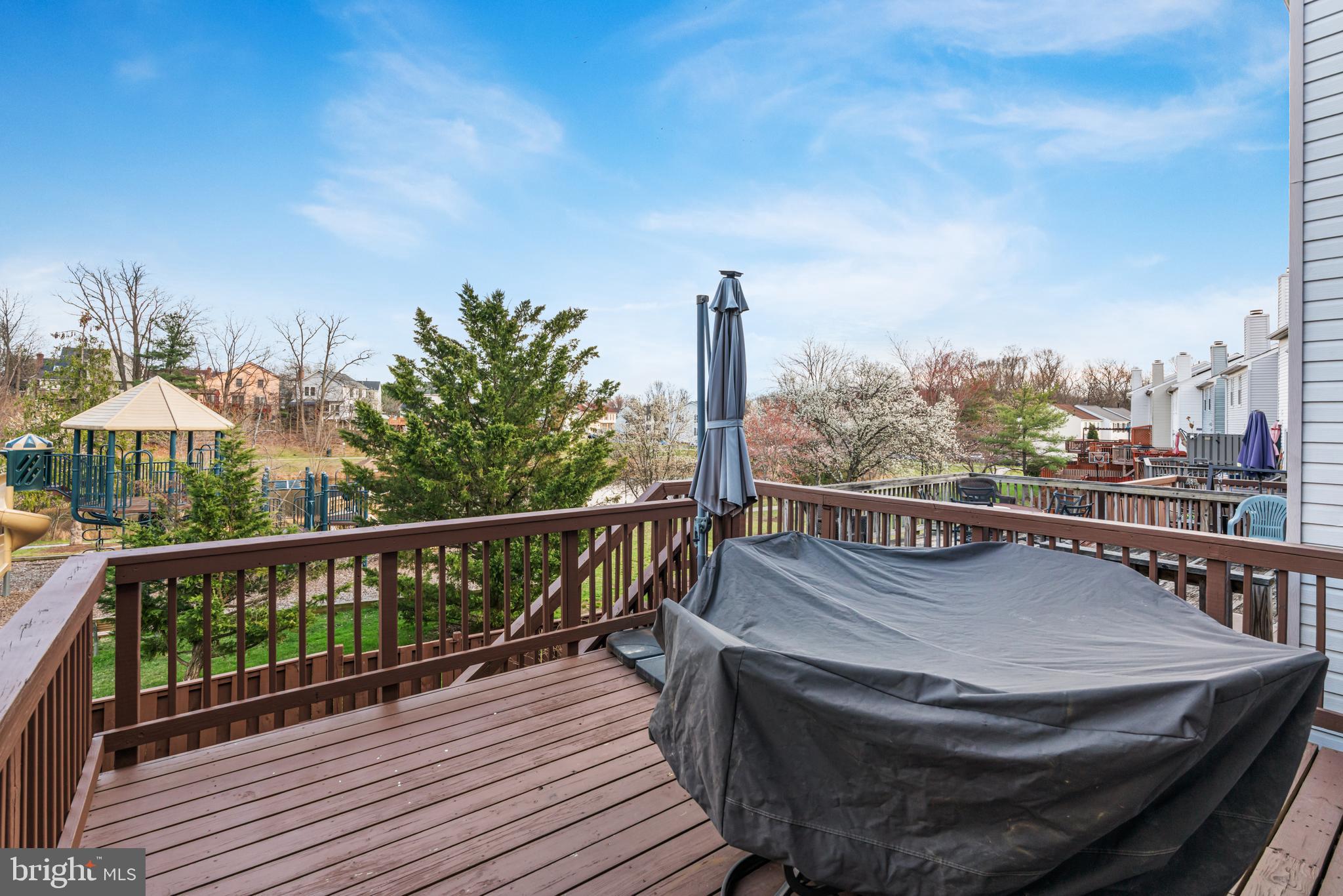 14804 McKnew Road Burtonsville, MD 20866 - Photo 21 of 23 Main level Deck