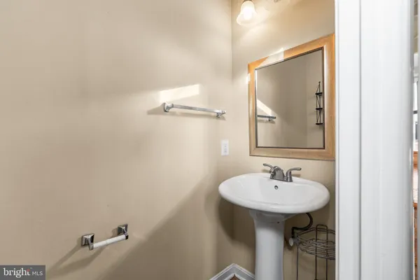 $2,700 | 14804 McKnew Road, Burtonsville, MD 20866