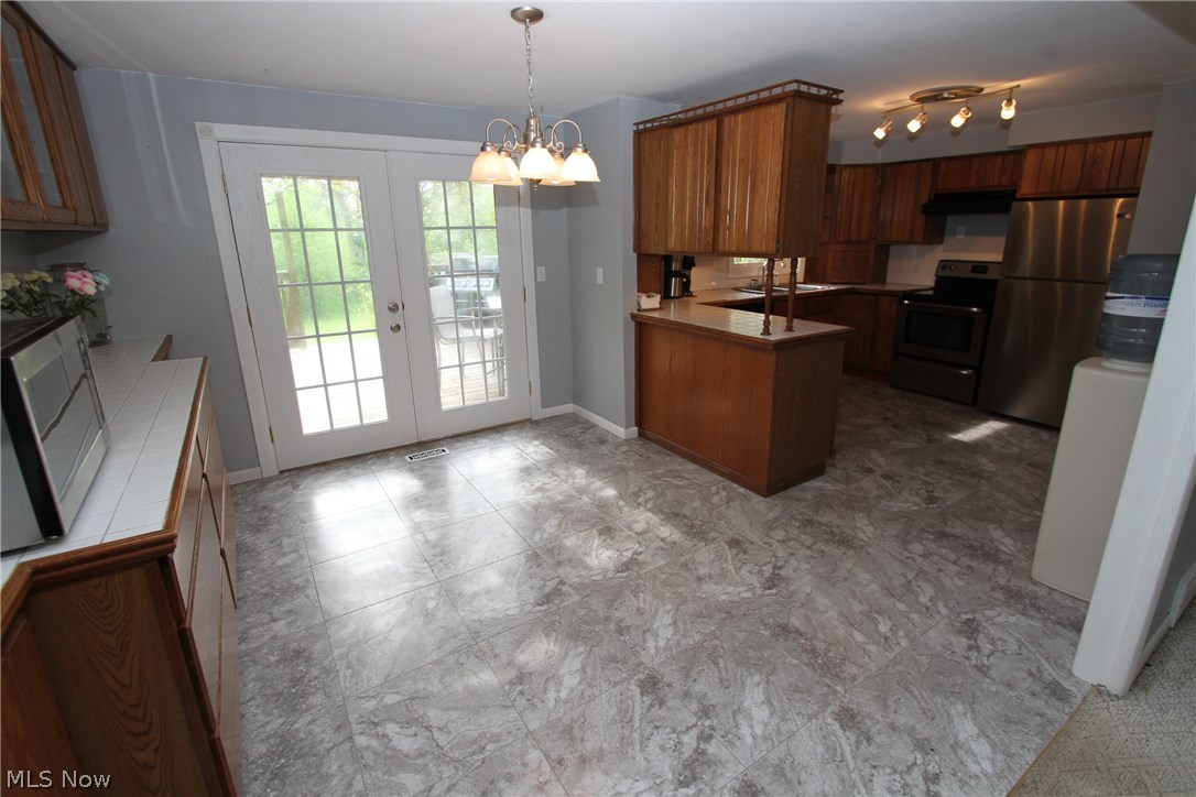 3895 Homestead Road Ravenna, OH 44266 - Photo 10 of 35 Gallery Image 10