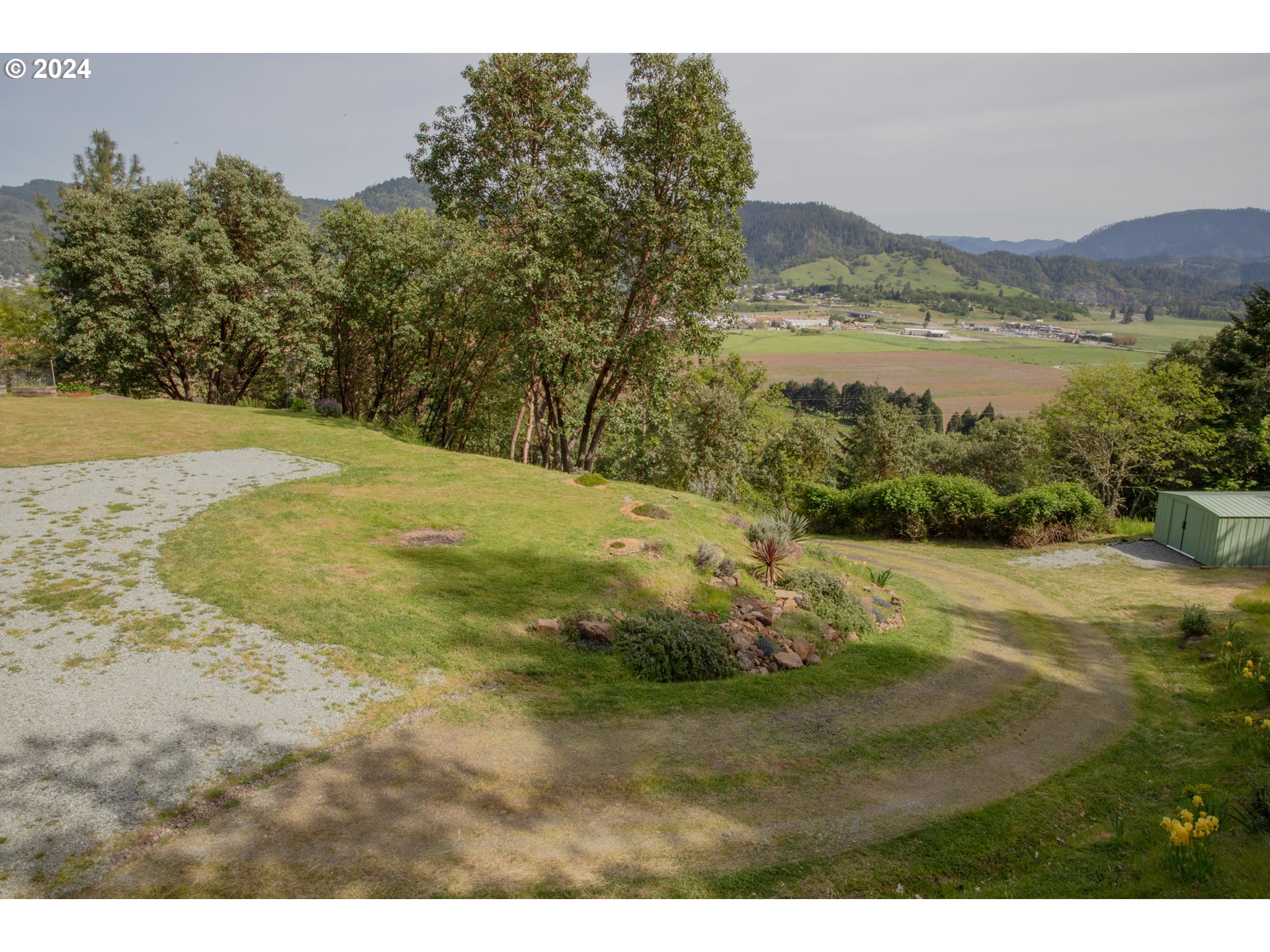 3177 Weaver Road Myrtle Creek, OR 97457 - Photo 3 of 38 Gallery Image 3
