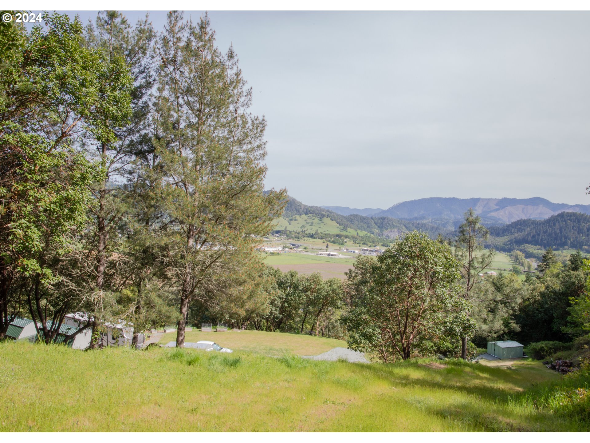 3177 Weaver Road Myrtle Creek, OR 97457 - Photo 5 of 38 Gallery Image 5