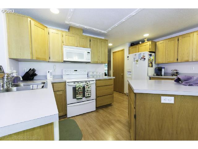 134 Longhorn Road Amboy, WA 98601 - Photo 8 of 16 Kitchen