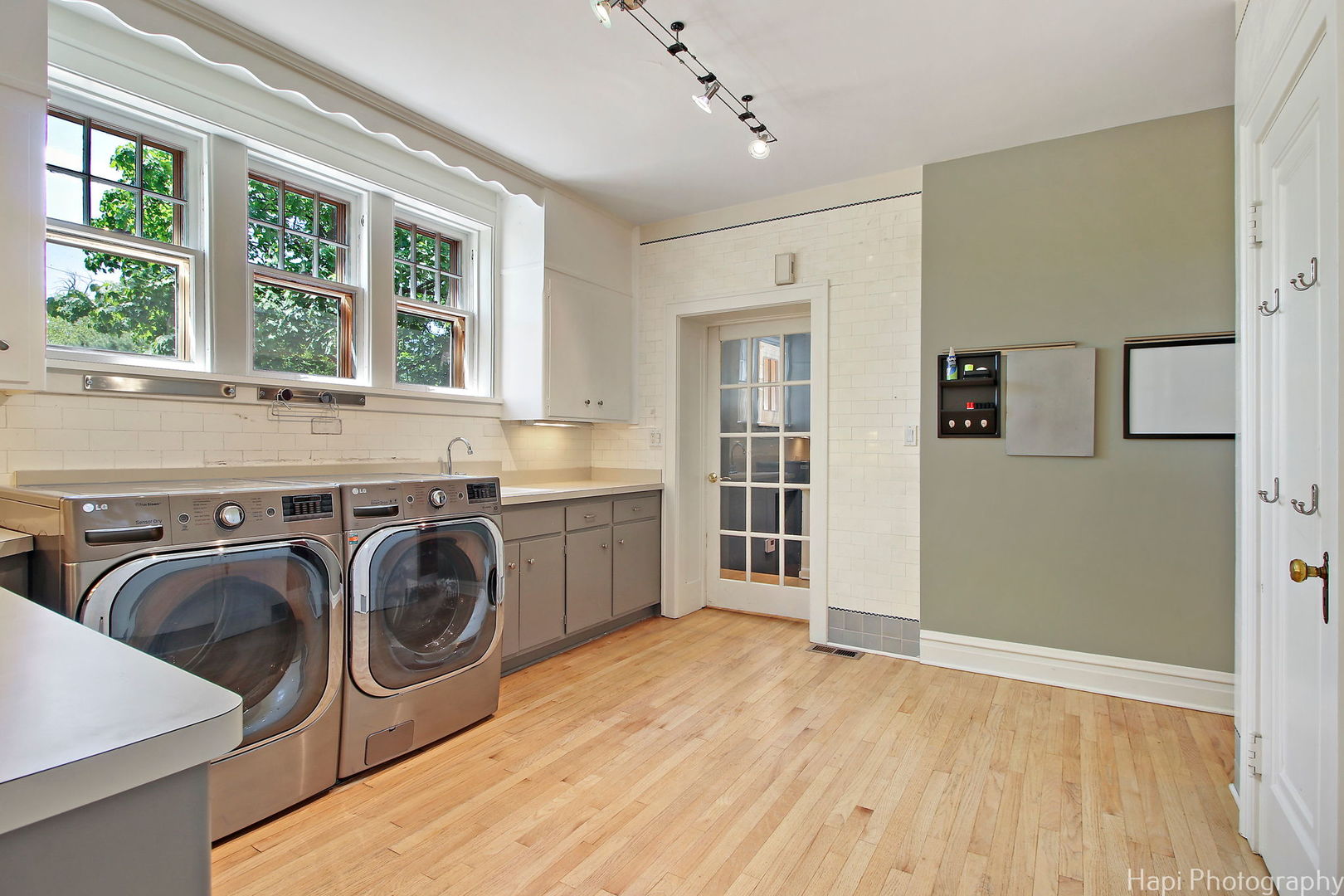 1403 Glenview Road Glenview, IL 60025 - Photo 17 of 62 a view of a kitchen with washer and dryer