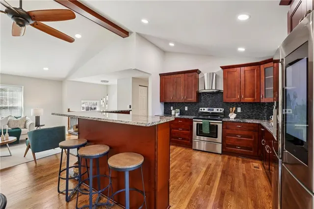 $565,000 | 10405 Meadow Crest Lane, Alpharetta, GA 30022