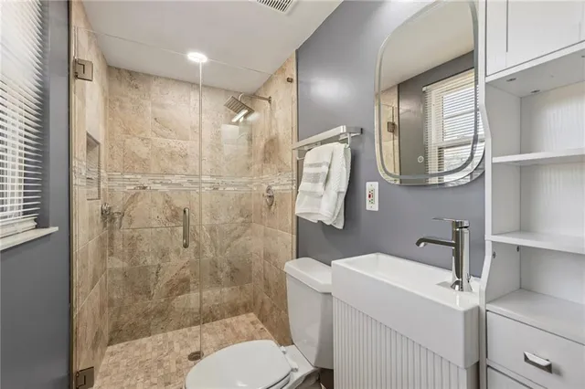 $565,000 | 10405 Meadow Crest Lane, Alpharetta, GA 30022