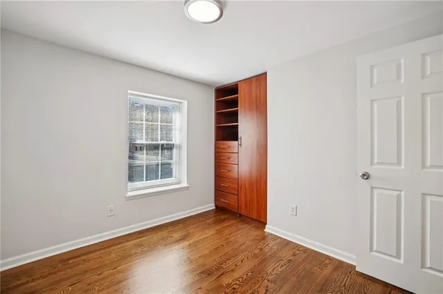 $565,000 | 10405 Meadow Crest Lane, Alpharetta, GA 30022