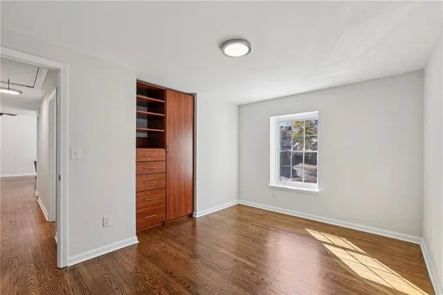 $565,000 | 10405 Meadow Crest Lane, Alpharetta, GA 30022