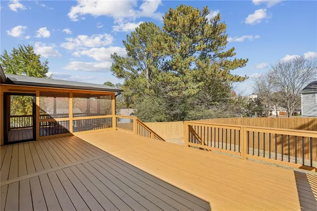 $565,000 | 10405 Meadow Crest Lane, Alpharetta, GA 30022