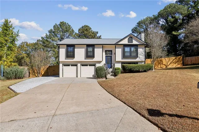 $565,000 | 10405 Meadow Crest Lane, Alpharetta, GA 30022