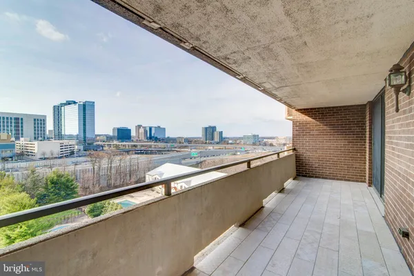 $3,200 | 1800 Old Meadow Road, Unit 1510, McLean, VA 22102