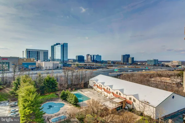 $3,200 | 1800 Old Meadow Road, Unit 1510, McLean, VA 22102