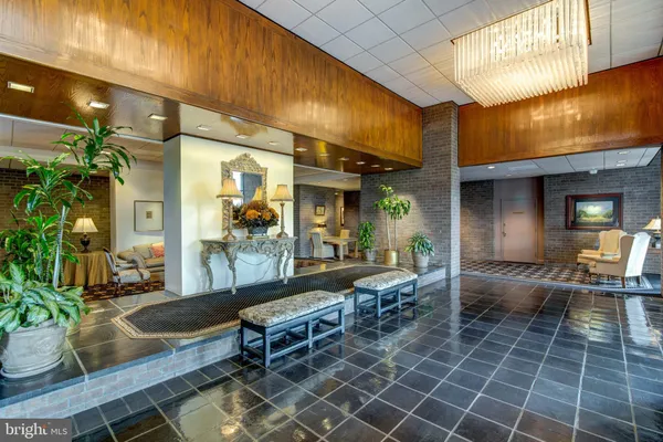 $3,200 | 1800 Old Meadow Road, Unit 1510, McLean, VA 22102