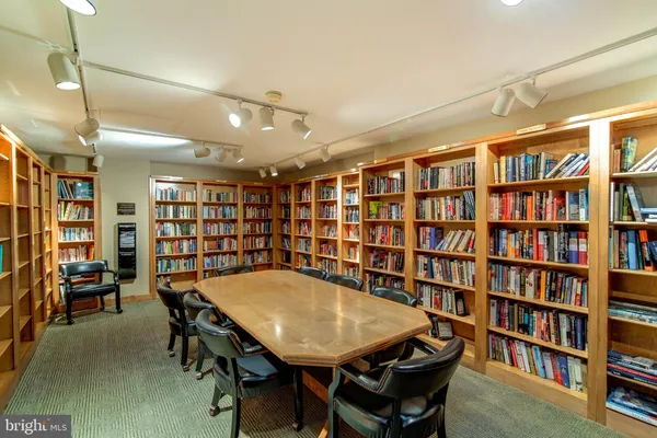 $3,200 | 1800 Old Meadow Road, Unit 1510, McLean, VA 22102