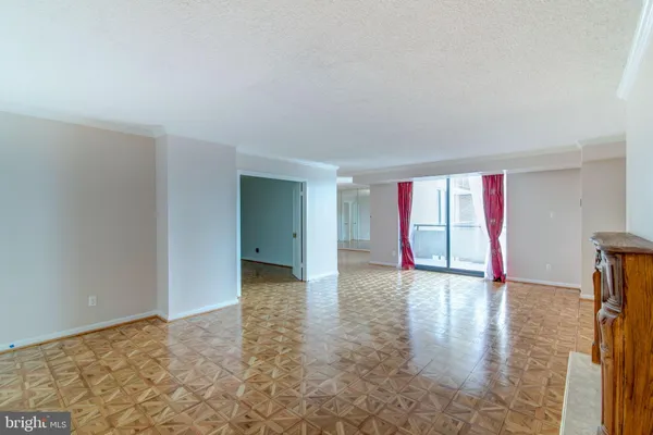 $3,200 | 1800 Old Meadow Road, Unit 1510, McLean, VA 22102