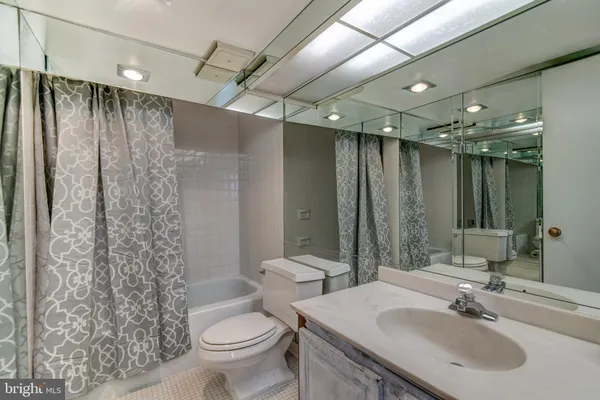 $3,200 | 1800 Old Meadow Road, Unit 1510, McLean, VA 22102