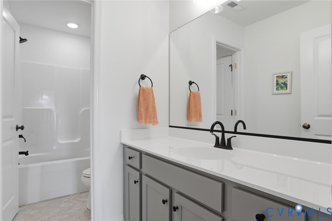3088 Reed Marsh Drive Goochland, VA 23063 - Photo 35 of 44 Full hall bath