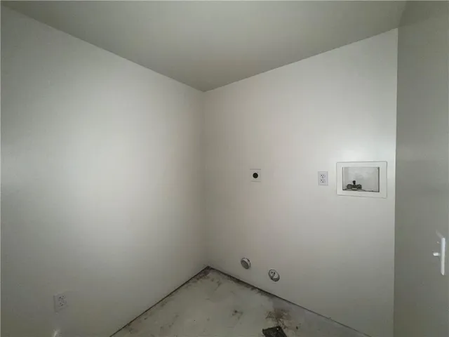 $1,081 | 809 3rd Street, Clairton, PA 15025