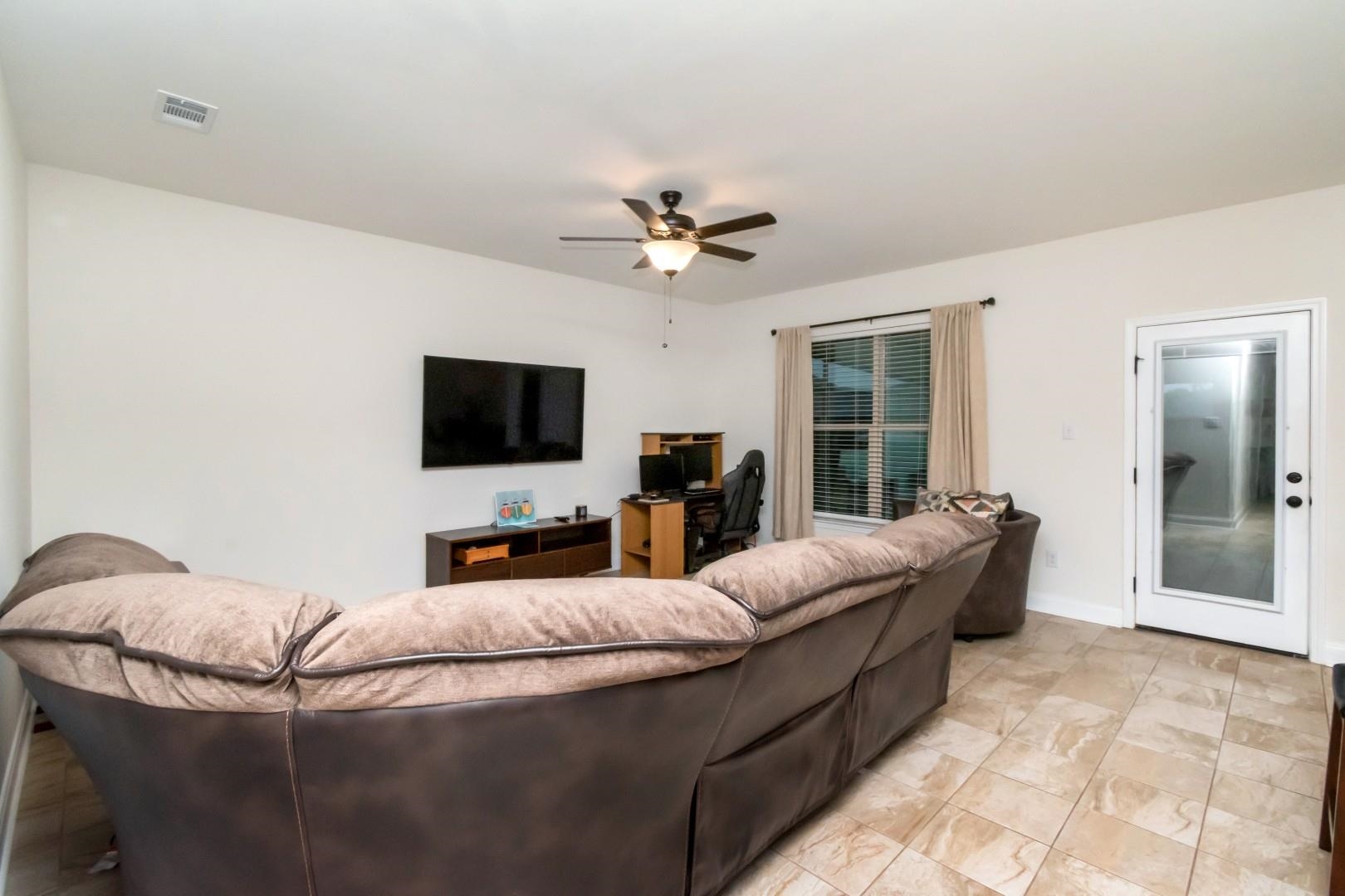 10714 Brodick Loop Daphne, AL 36527 - Photo 13 of 26 Living Room