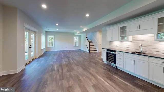 $2,625,000 | 8650 McHenry Street, Vienna, VA 22180