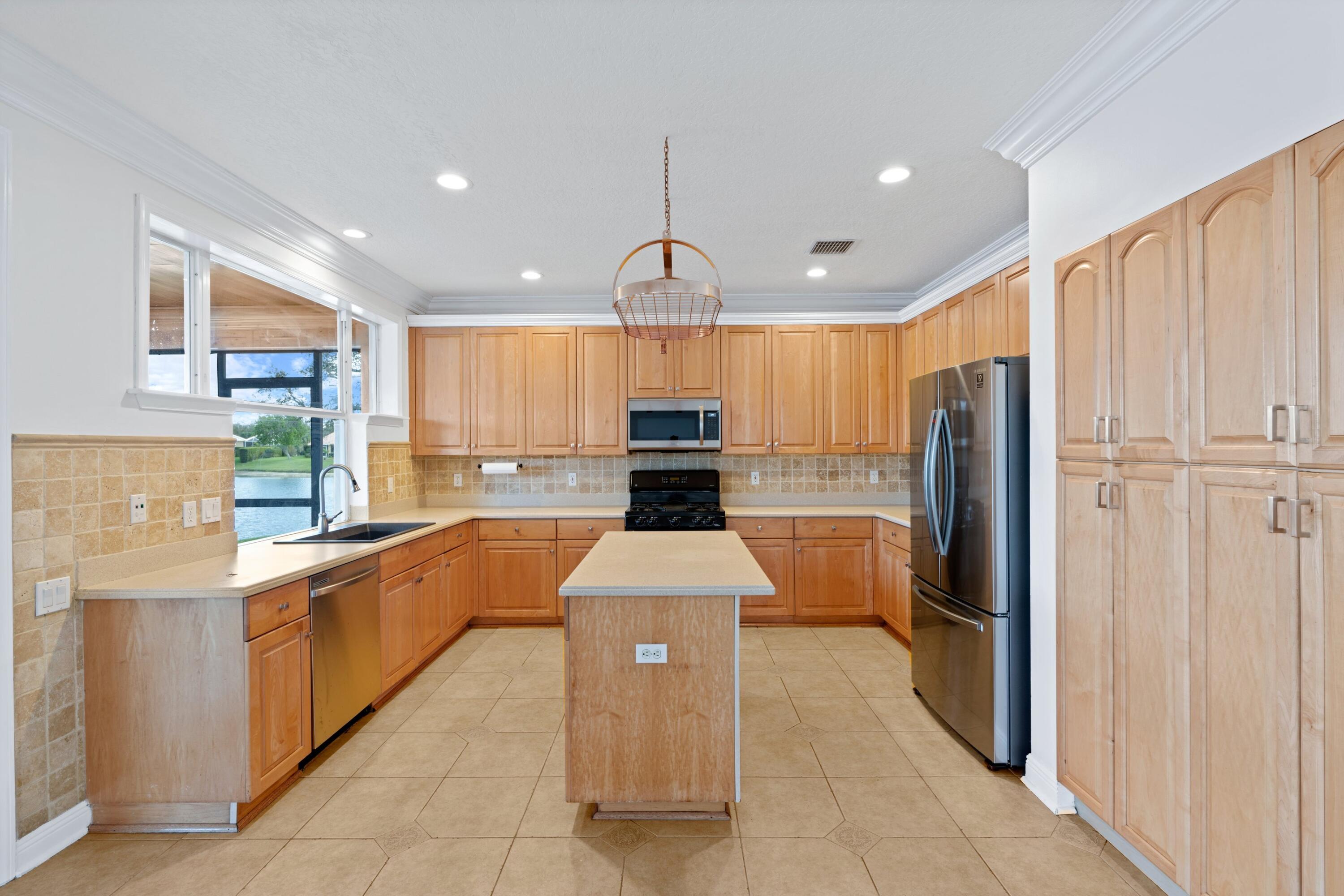 225 Skylark Point Jupiter, FL 33458 - Photo 14 of 40 DSC05828.jpg-SMALL