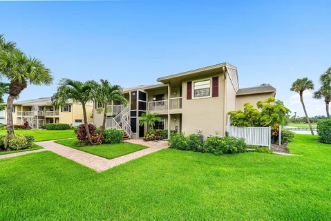 $279,900 | 23 Eastgate Drive, Unit C, Boynton Beach, FL 33436