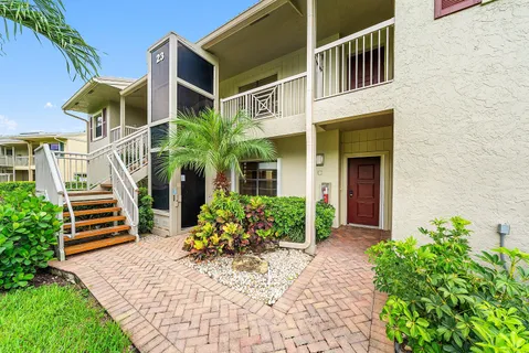 $279,900 | 23 Eastgate Drive, Unit C, Boynton Beach, FL 33436