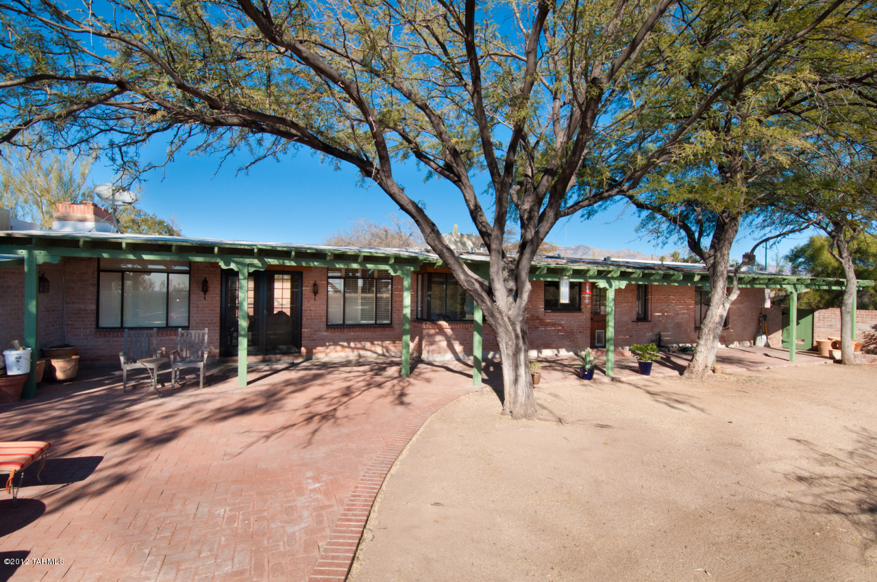 4550 North Hacienda Del Sol Road Tucson, AZ 85718 - Photo 5 of 32