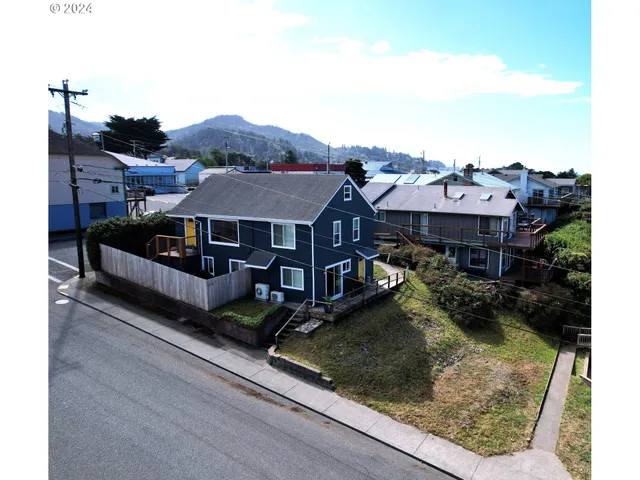 $424,000 | 29840 Mary Street, Gold Beach, OR 97444