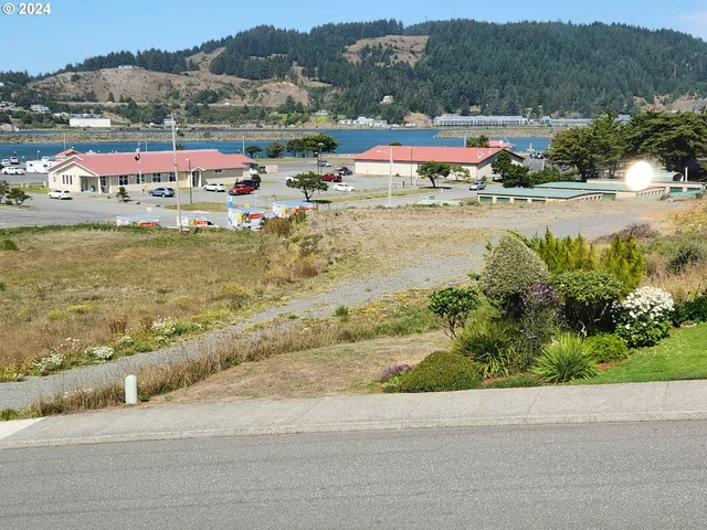 $424,000 | 29840 Mary Street, Gold Beach, OR 97444