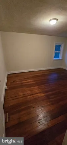 a view of room with an entryway