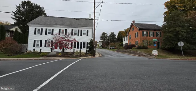 a view of a street with house