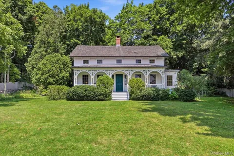 $1,095,000 | 412 Succabone Road, Bedford Corners, NY 10549